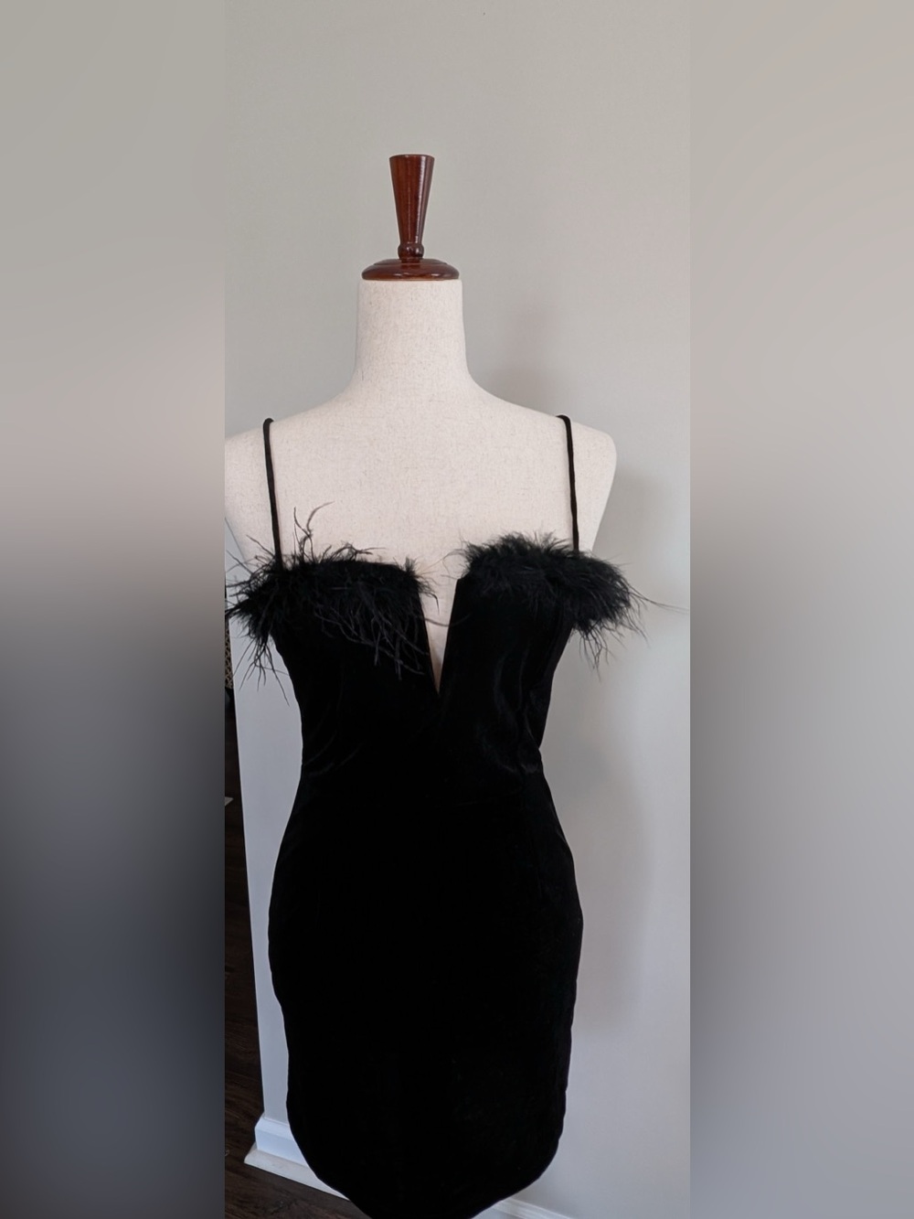 Superdown Erika Feather Mini Dress Black NWT Size Small